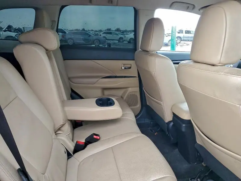 2018 MITSUBISHI OUTLANDER SE  