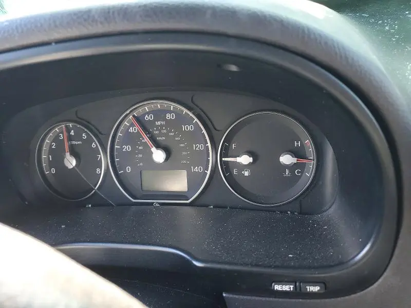 2012 HYUNDAI SANTA FE GLS  