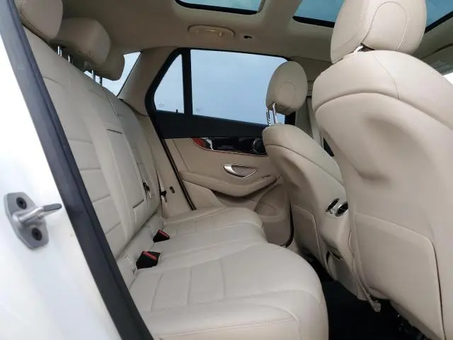 2022 MERCEDES-BENZ GLC 300  
