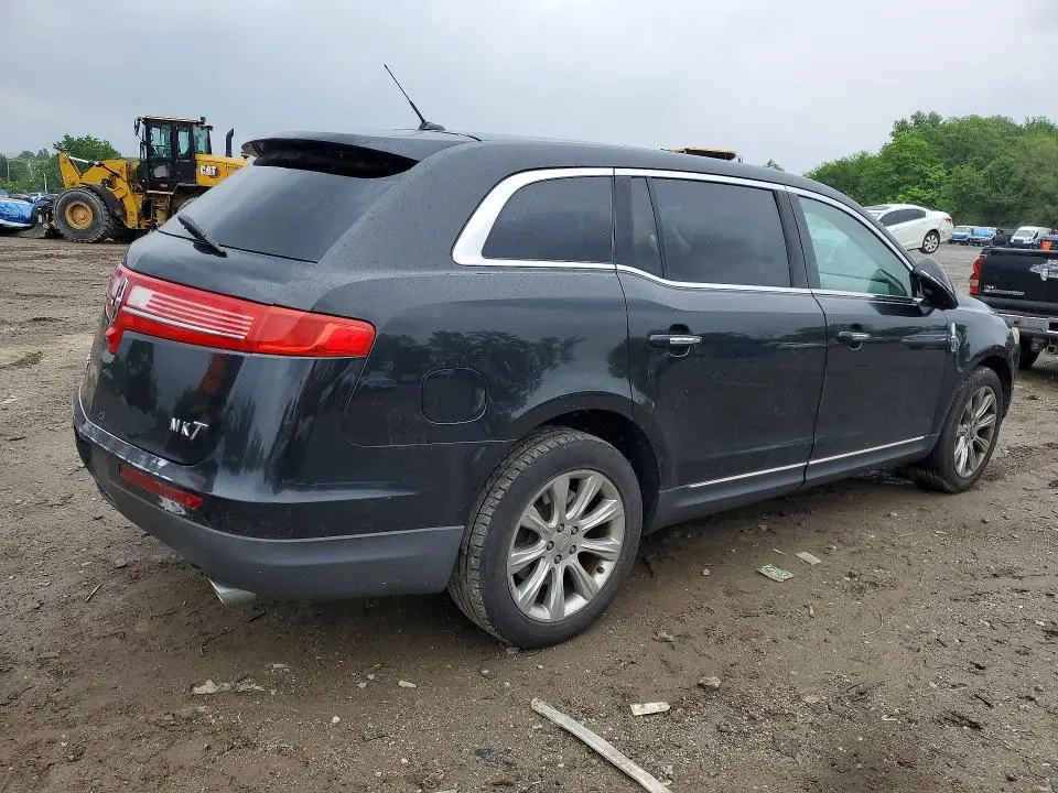 2014 LINCOLN MKT   