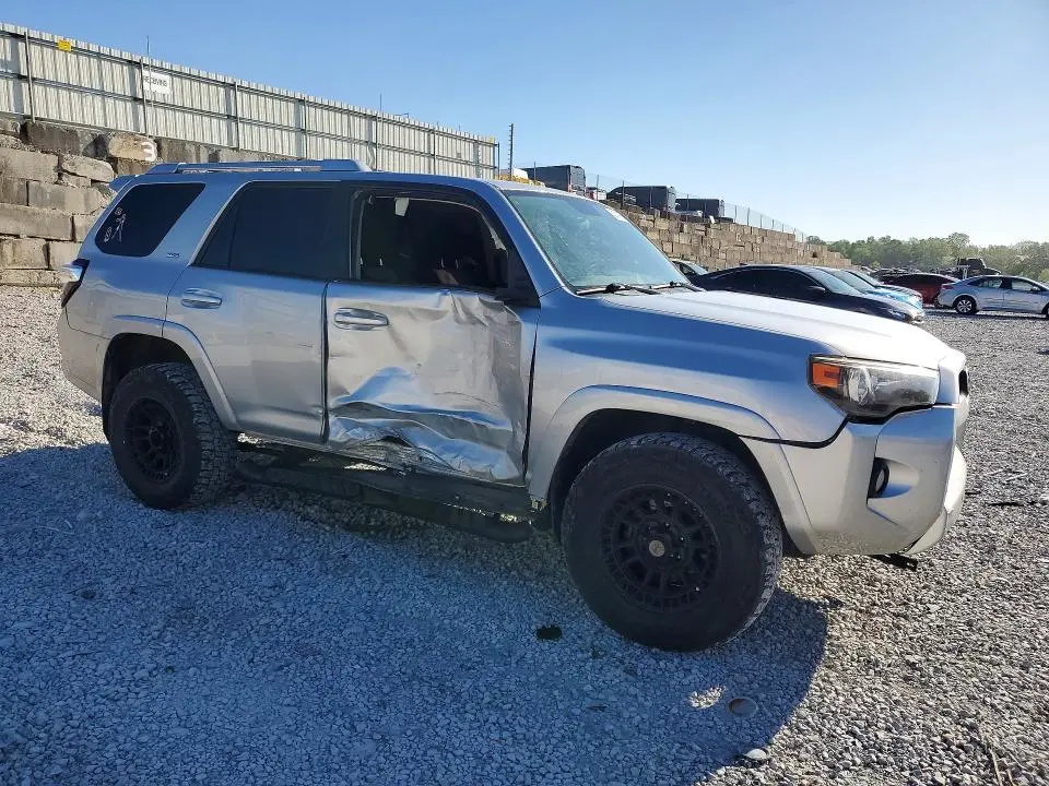 2016 TOYOTA 4RUNNER SR5  