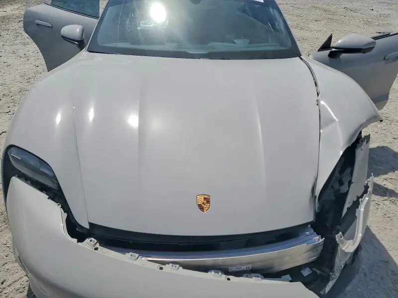 2024 PORSCHE TAYCAN   