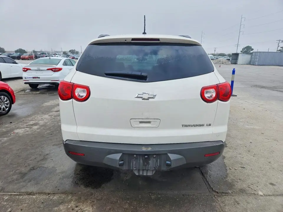 2012 CHEVROLET TRAVERSE LS  