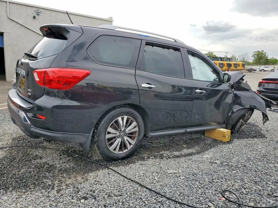 2017 NISSAN PATHFINDER SV  