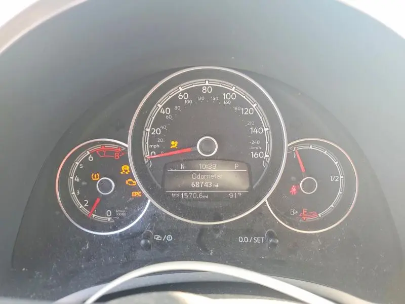 2019 VOLKSWAGEN BEETLE S  