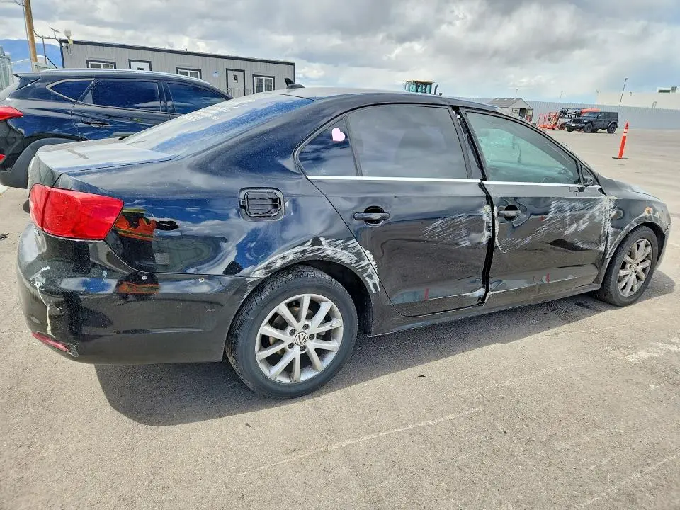 2013 VOLKSWAGEN JETTA SE  