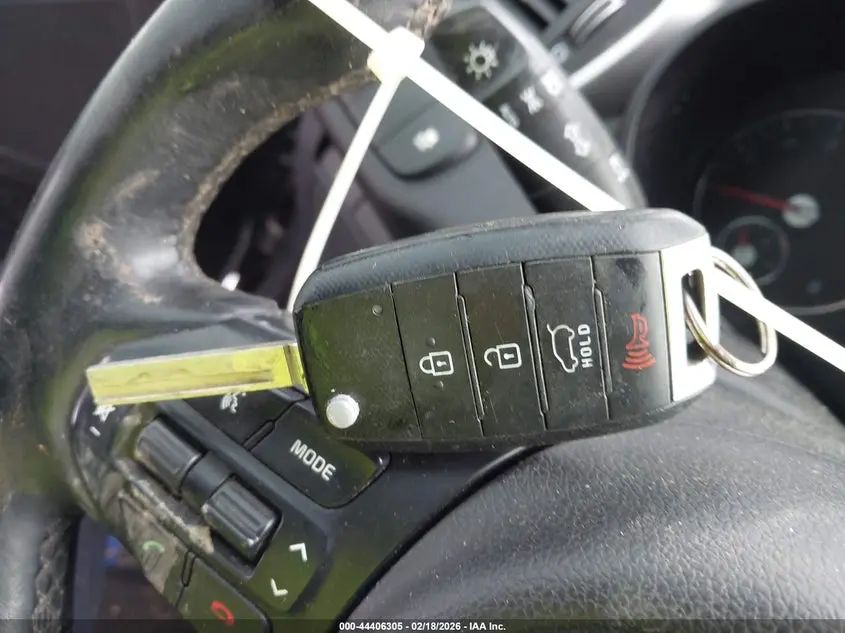 2017 KIA SORENTO 2.4L LX