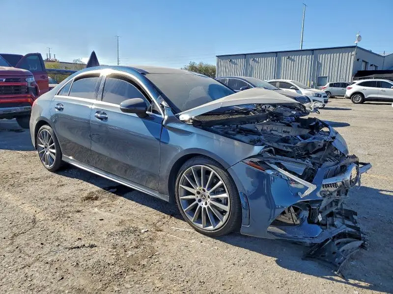 2021 MERCEDES-BENZ A 220  