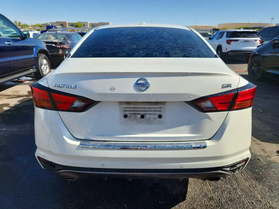 2021 NISSAN ALTIMA SR  