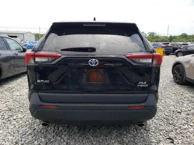 2022 TOYOTA RAV4 XLE  