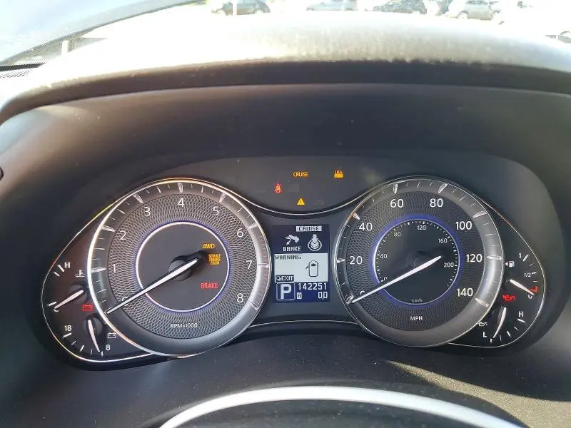 2011 INFINITI QX56 BASE  