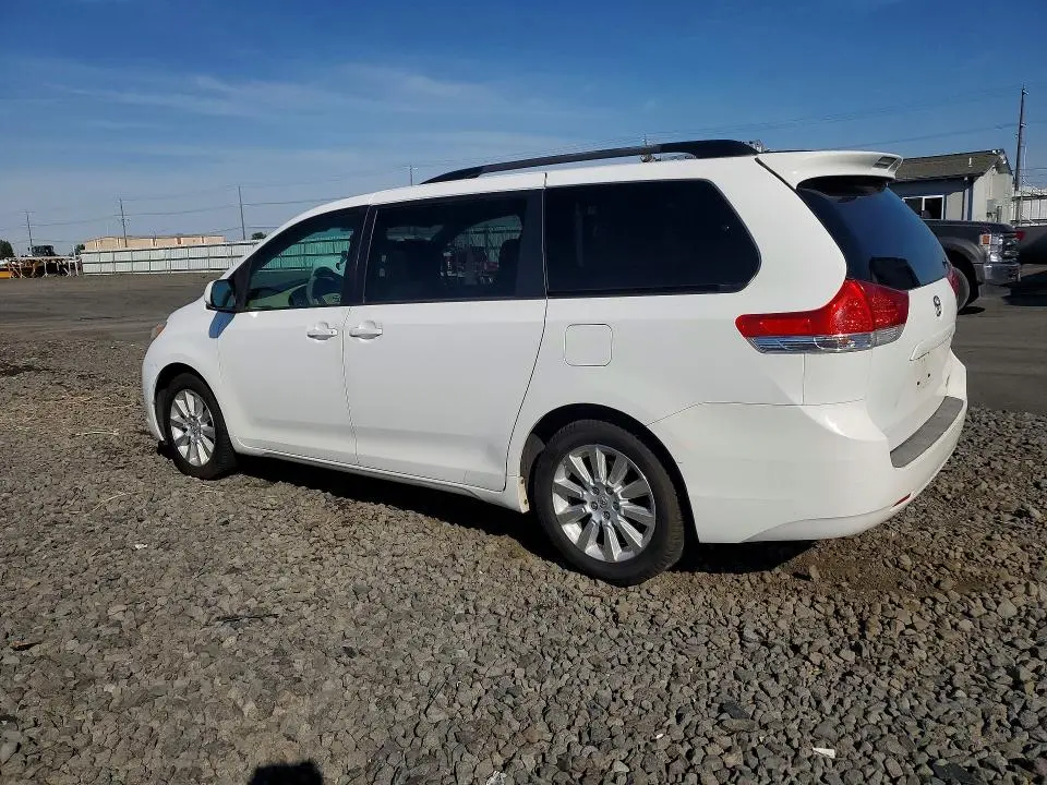 2011 TOYOTA SIENNA XLE 7-PASSENGER  