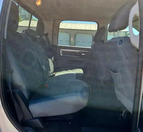 2016 RAM 1500 SLT  