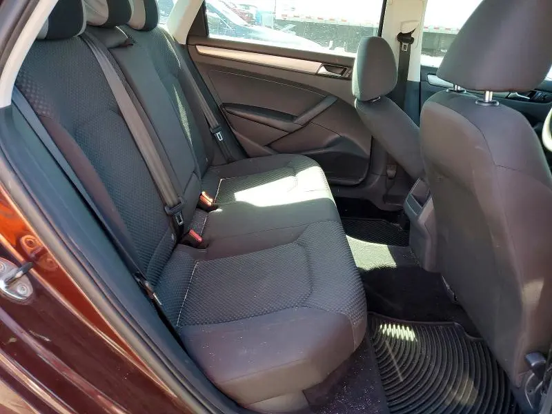 2013 VOLKSWAGEN PASSAT S  