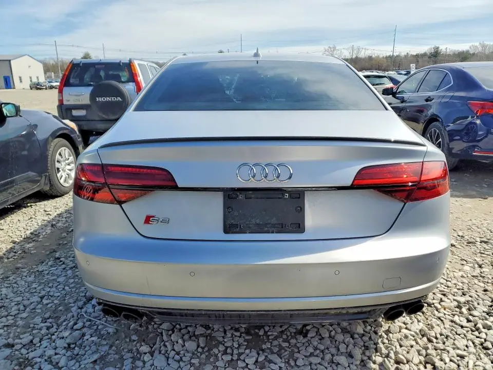 2017 AUDI S8 PLUS QUATTRO  