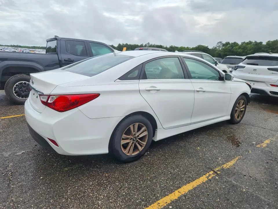 2014 HYUNDAI SONATA GLS  