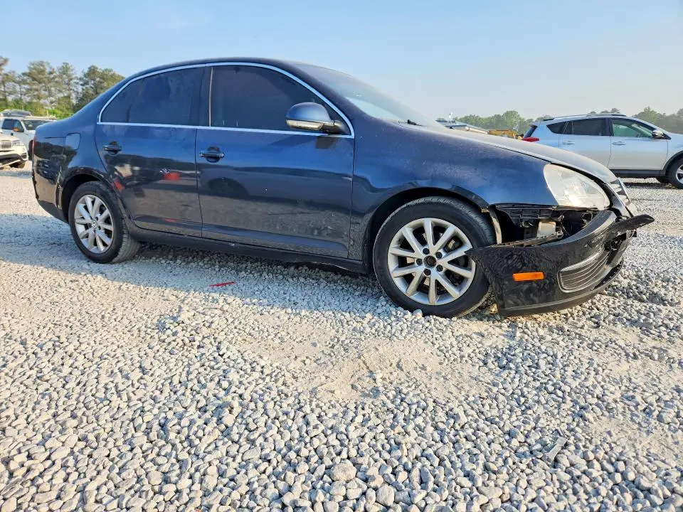 2010 VOLKSWAGEN JETTA SE  