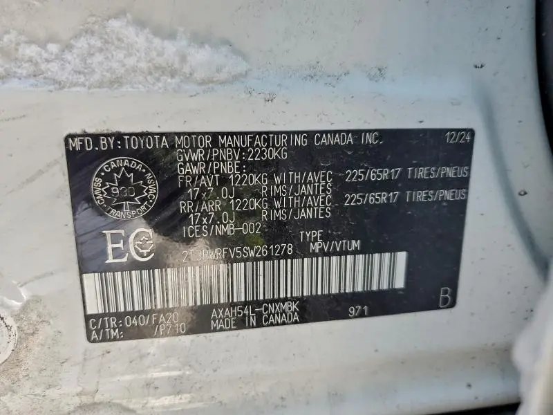 2025 TOYOTA RAV4 XLE  