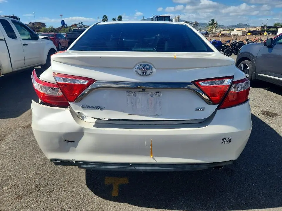 2015 TOYOTA CAMRY LE  