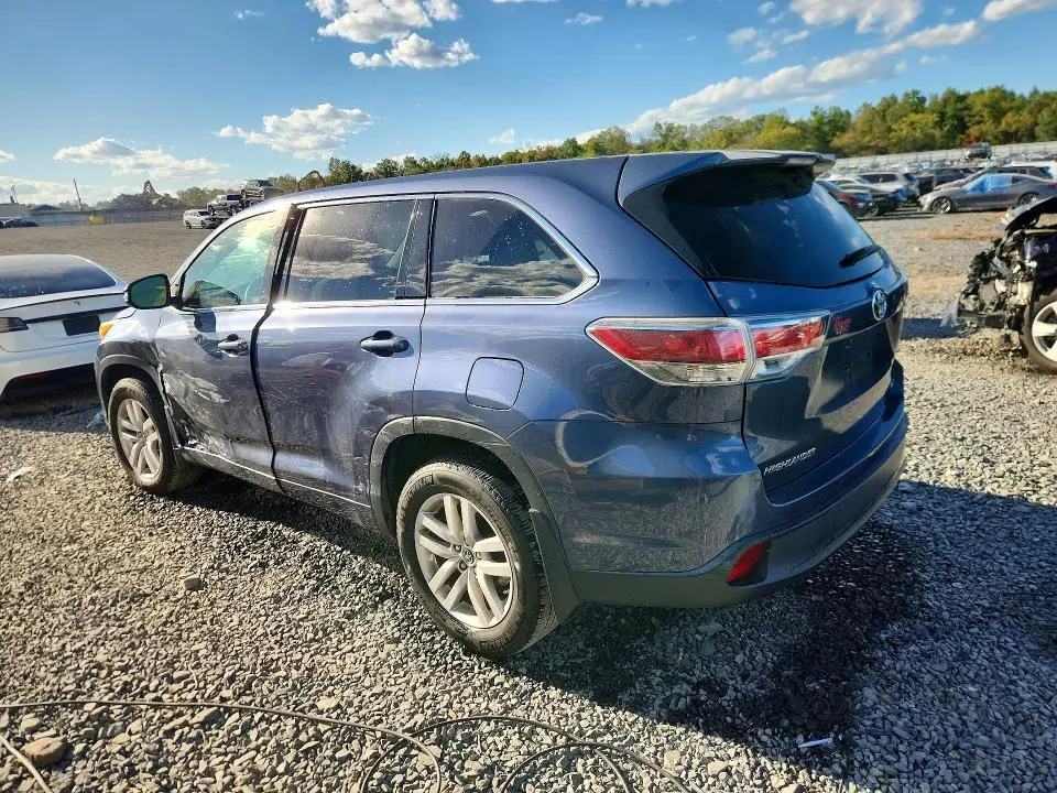 2016 TOYOTA HIGHLANDER LE  