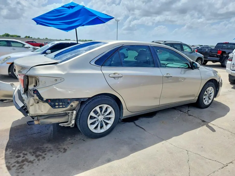 2015 TOYOTA CAMRY LE  