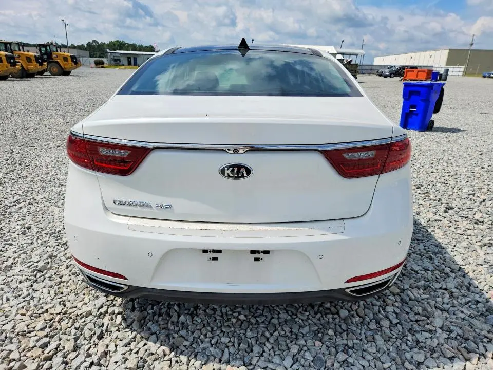 2017 KIA CADENZA PREMIUM  