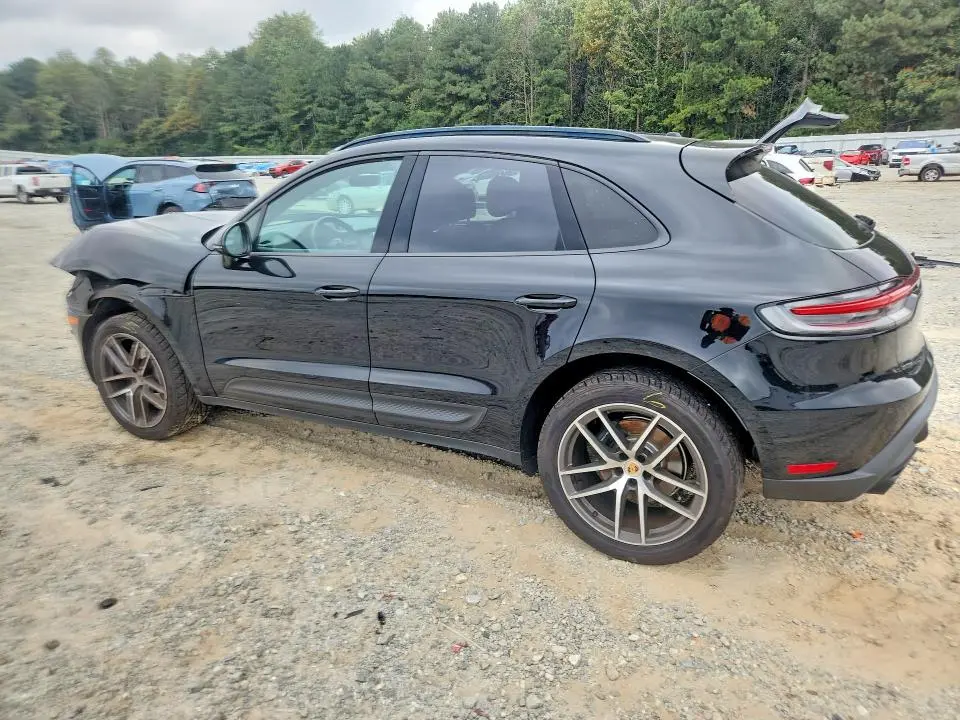 2023 PORSCHE MACAN BASE  