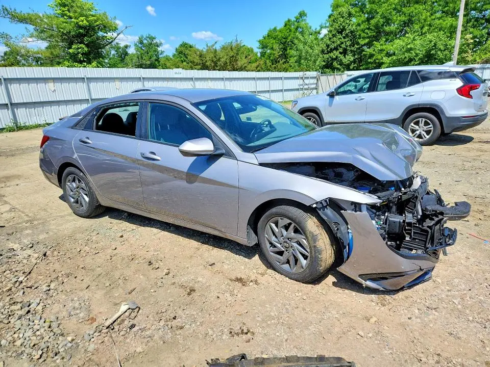 2024 HYUNDAI ELANTRA SEL  