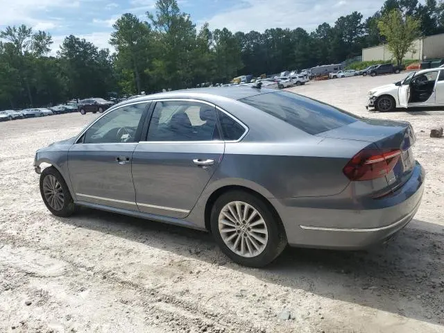 2017 VOLKSWAGEN PASSAT SE  