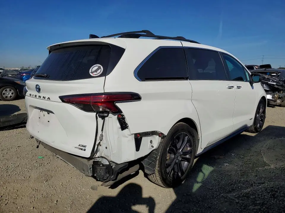 2021 TOYOTA SIENNA XSE 7-PASSENGER  