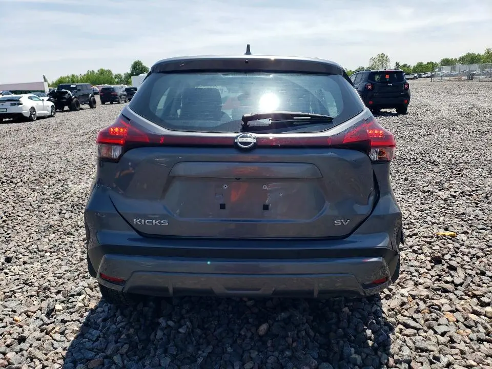 2024 NISSAN KICKS SV  