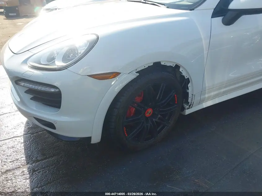 2013 PORSCHE CAYENNE GTS
