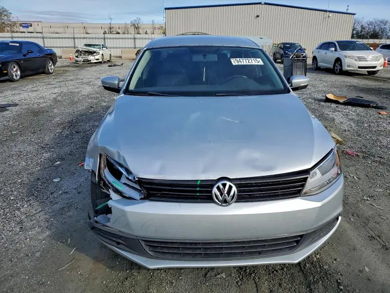 2012 VOLKSWAGEN JETTA SE  