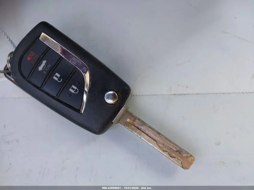 2018 TOYOTA CAMRY LE