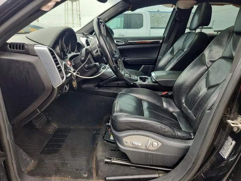 2016 PORSCHE CAYENNE   