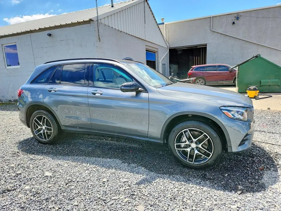 2017 MERCEDES-BENZ GLC 300 4MATIC  