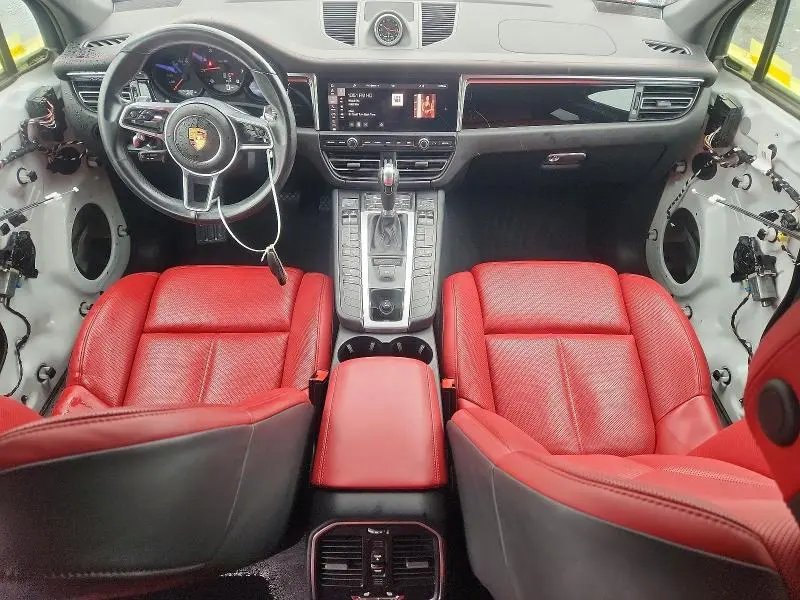 2019 PORSCHE MACAN   