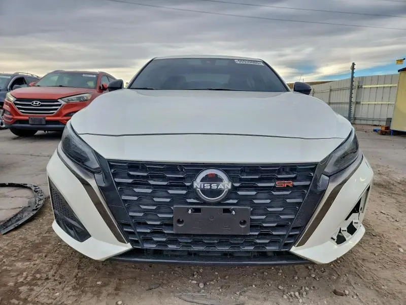 2024 NISSAN ALTIMA SR  