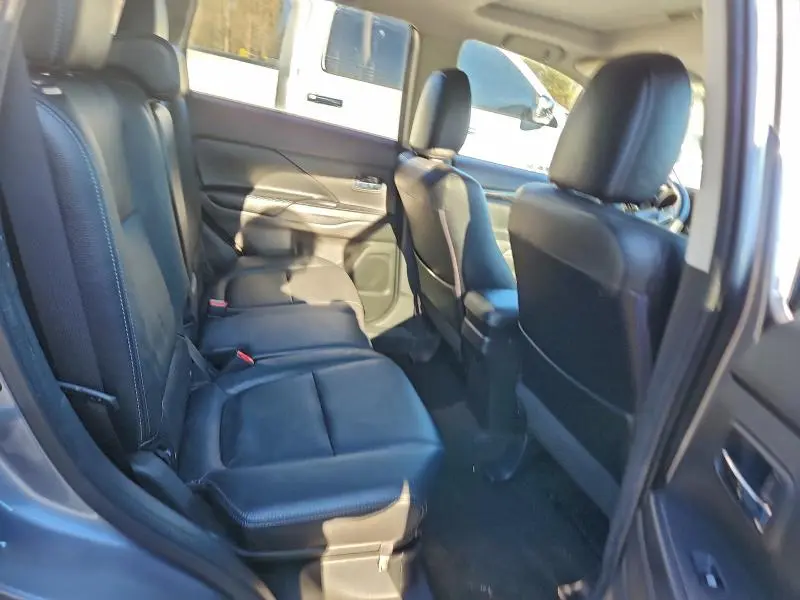 2017 MITSUBISHI OUTLANDER SE  