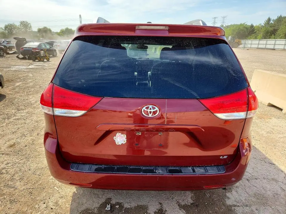 2011 TOYOTA SIENNA LE  