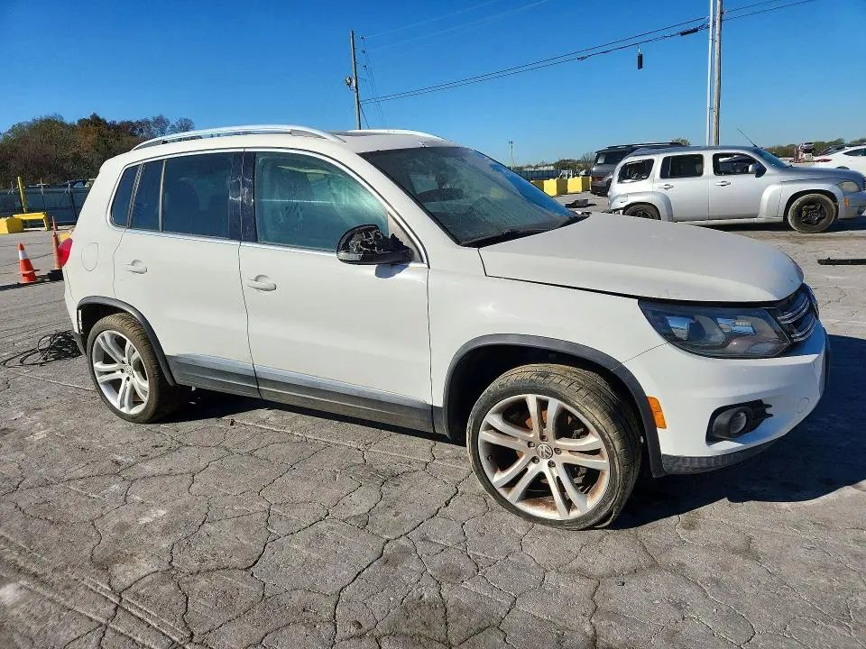 2013 VOLKSWAGEN TIGUAN S  