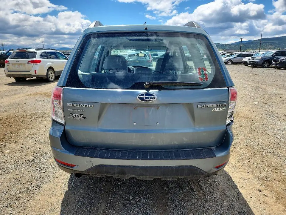 2010 SUBARU FORESTER XS  