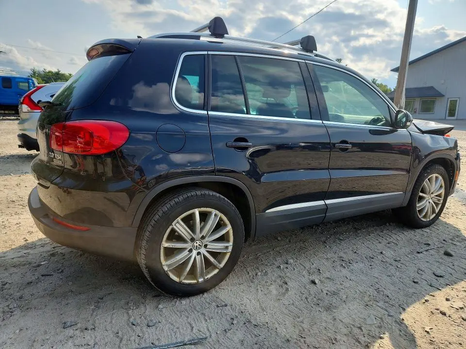 2014 VOLKSWAGEN TIGUAN S  