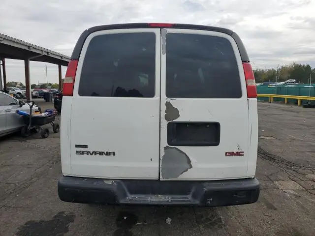 2010 GMC SAVANA G2500  