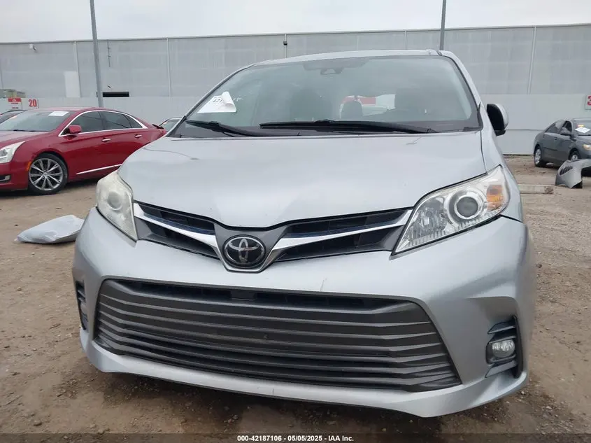 2019 TOYOTA SIENNA XLE 8 PASSENGER