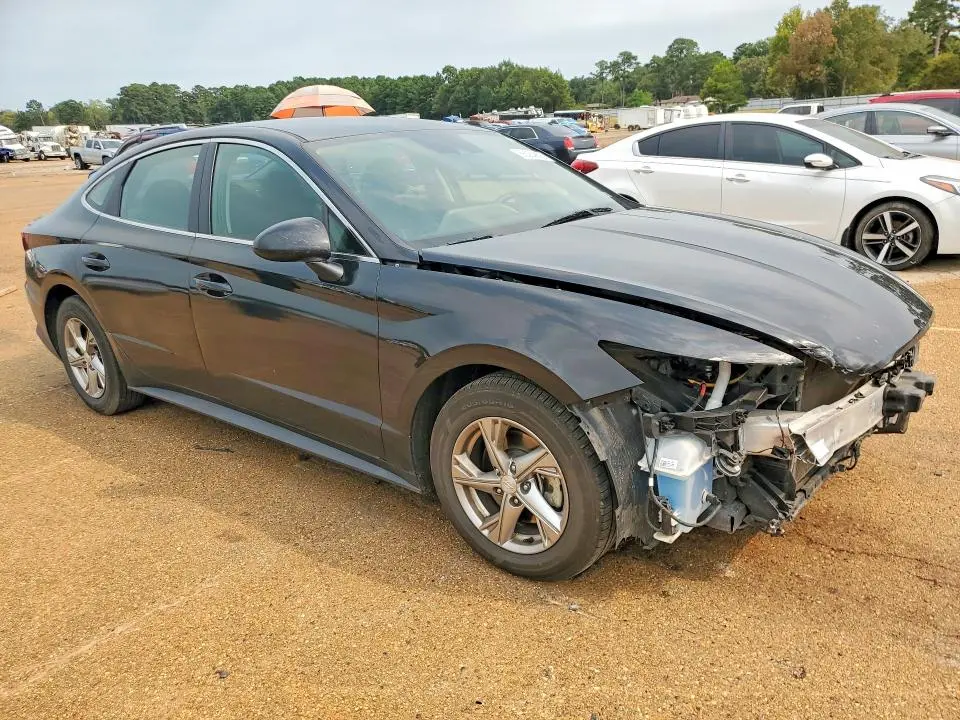 2021 HYUNDAI SONATA SE  