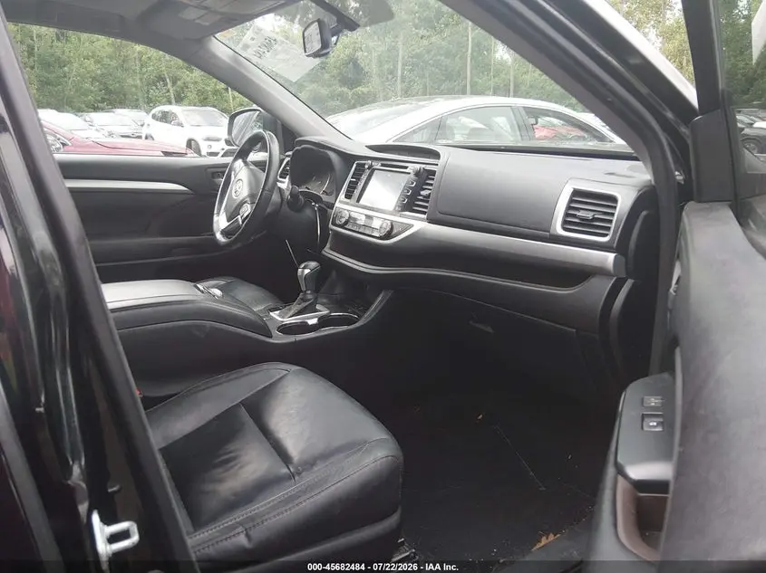 2016 TOYOTA HIGHLANDER XLE V6