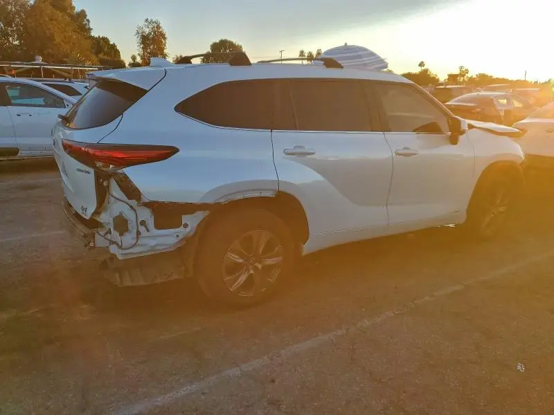 2023 TOYOTA HIGHLANDER HYBRID BRONZE EDITION  