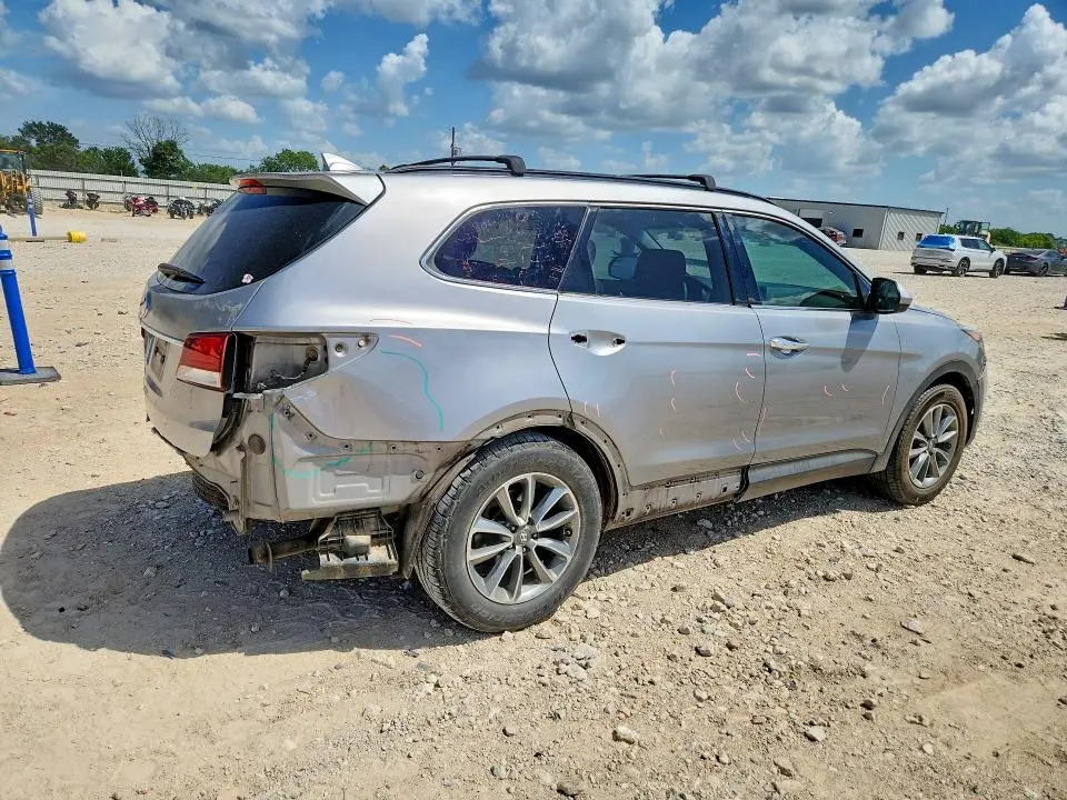 2018 HYUNDAI SANTA FE SE  