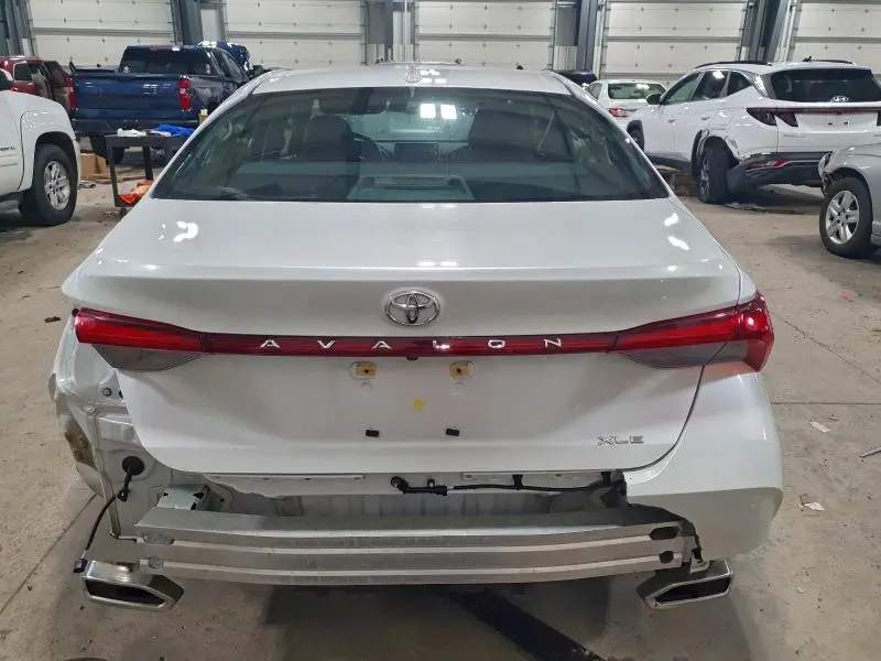 2019 TOYOTA AVALON XLE  